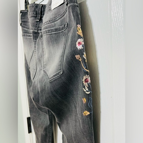 JESSICA SIMPSON Kiss Me Super Skinny Gray Floral Stretch Jean. NWT. RETAIL 99 - Picture 9 of 12